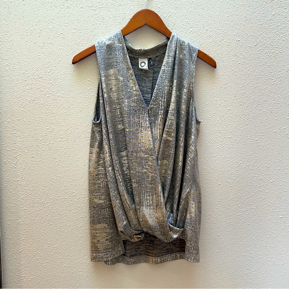 Anthropologie Akemi + Kim Metallic Sleeveless VNeck. Size M